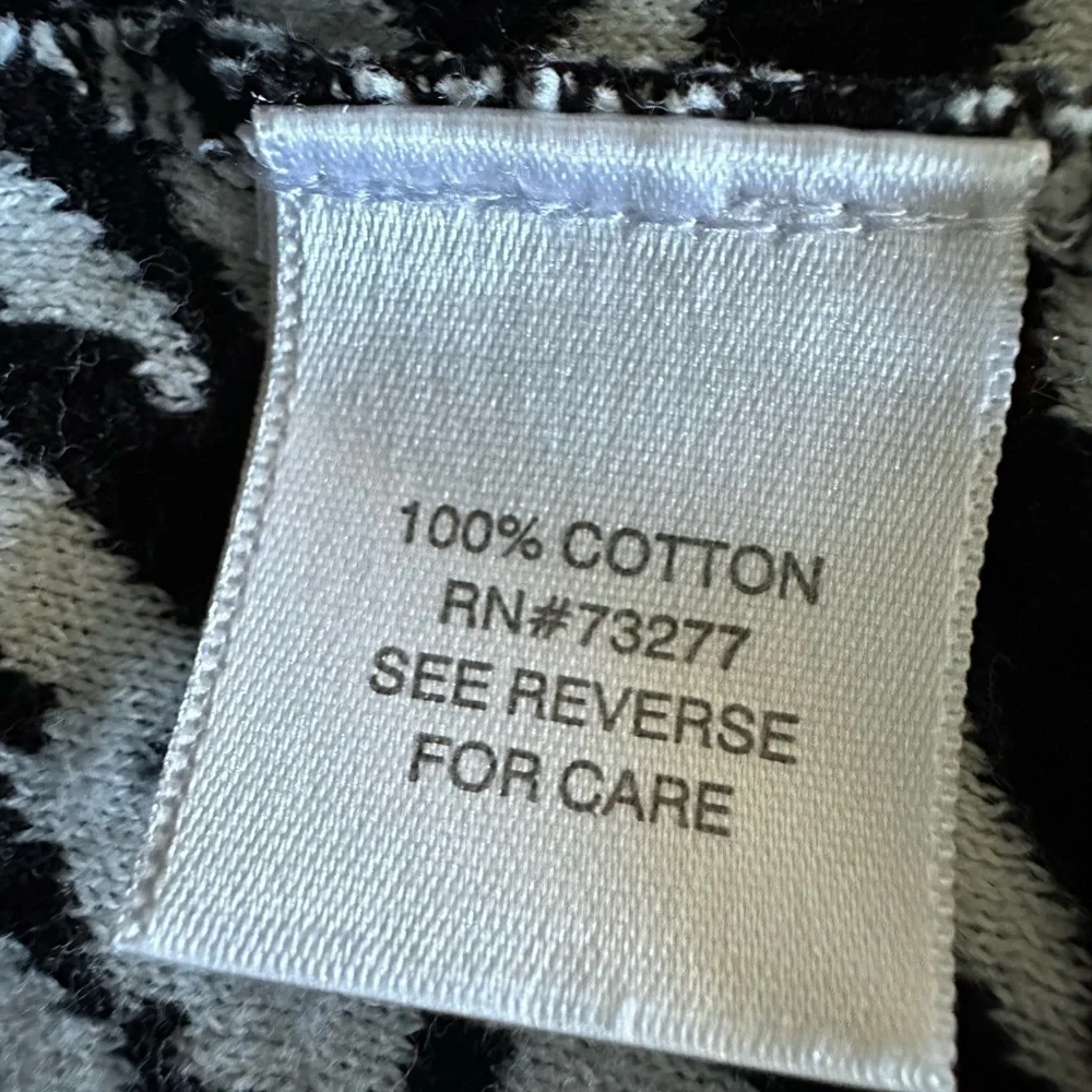 Dana Buchman | Black and White Animal Print V-Neck Zebra Pullover Top Sz XL. EUC - Picture 6 of 9